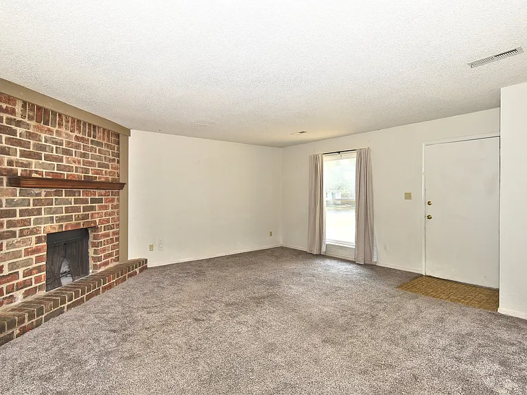 324 W Quantico St — Photo 3
