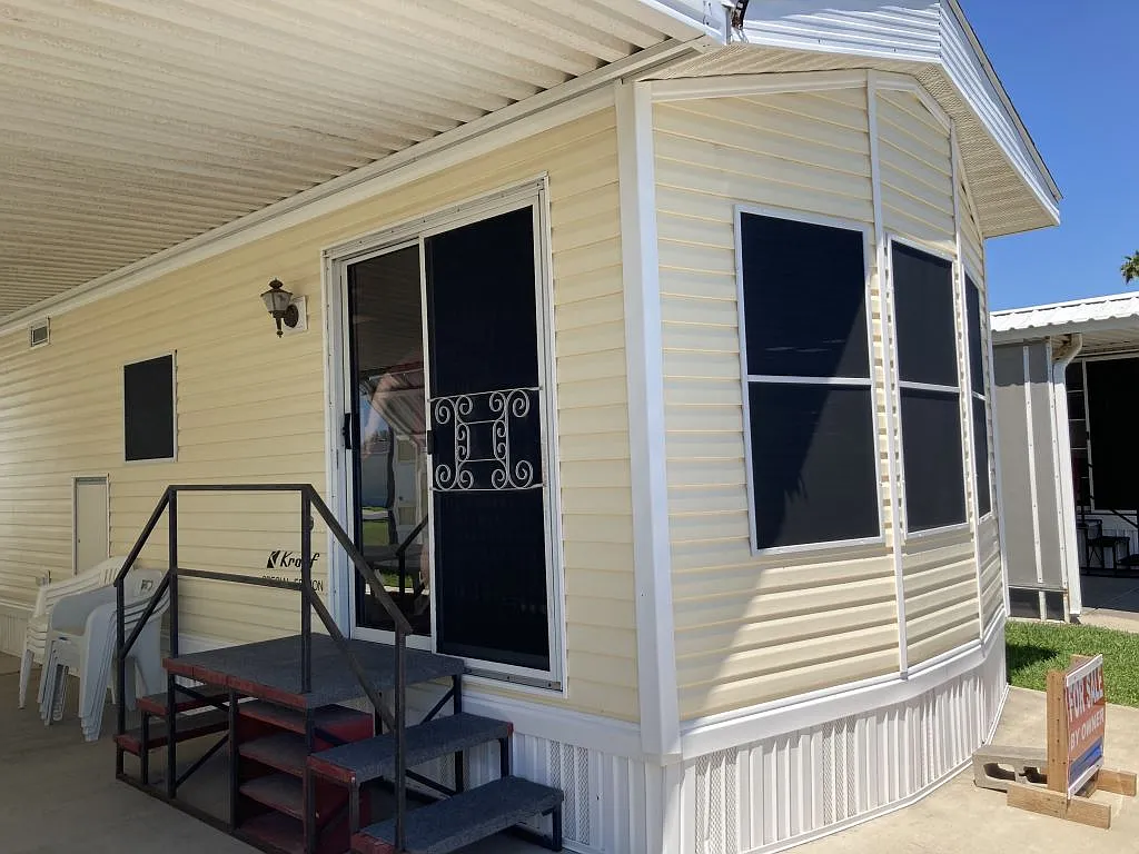 1 bed, 1.0 bath, 396 sqft, $307 — Photo 1