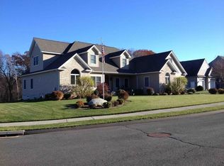 56 Hemlock Rdg, Feeding Hills, MA 01030