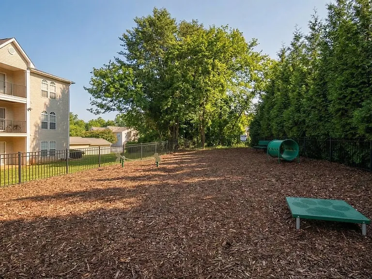 Summerlyn Place — Photo 27