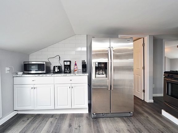 2nd image of 54 Forest Ave #3