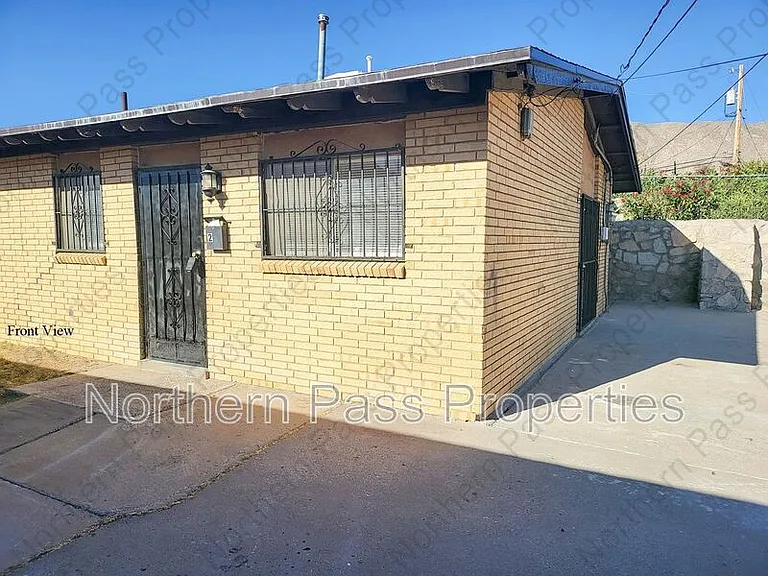 5233 Carousel Dr #2 — Photo 2