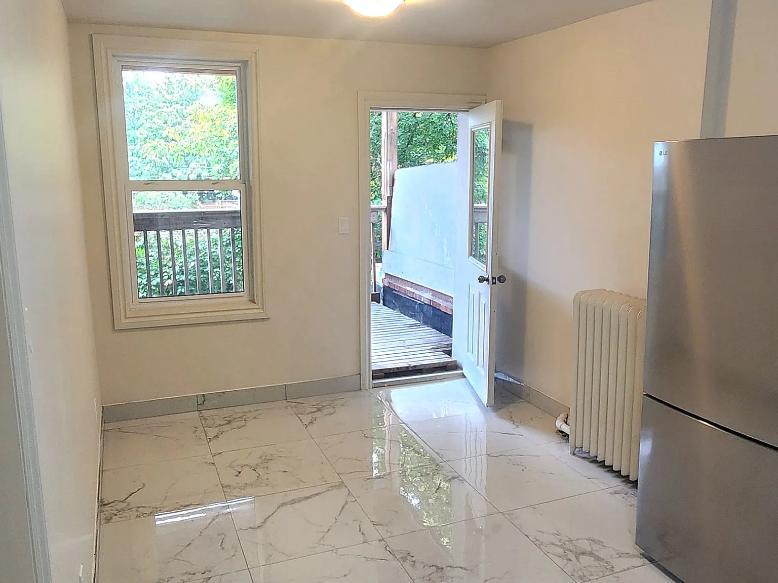 1030 Saint Clair Ave W — Photo 3