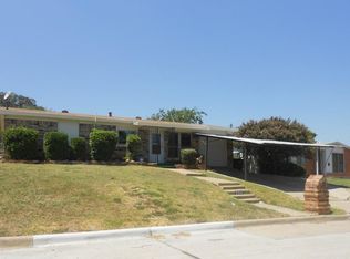 2308 Tanneyhill Ln, Fort Worth, TX 76112