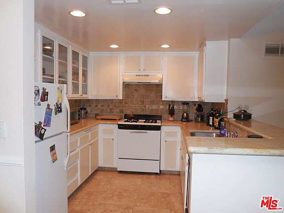 5th image of 7135 Firmament Ave Unit 15