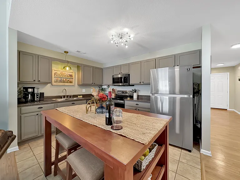 4700 Royal Prince Way — Photo 7
