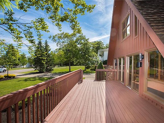 3rd image of 4081 Woodside Dr