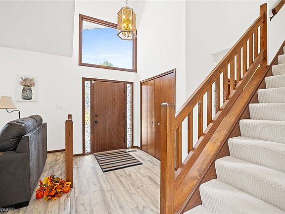 4th image of 5178 Dickens Dr
