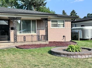 34664 Esper Dr, Sterling Heights, MI 48312