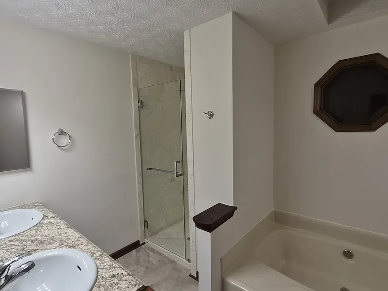 Master Bedroom Bathroom