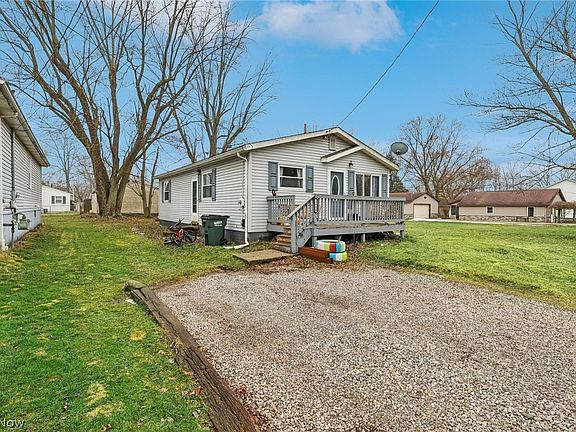 2nd image of 2688 Meadow Dr