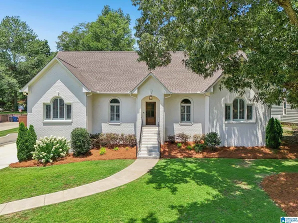 309 Palace Dr, Trussville, AL 35173