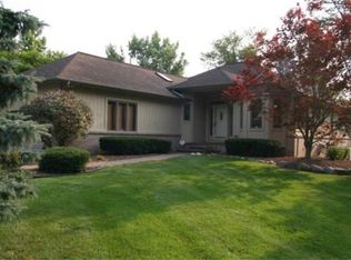 21973 Ottawa Cir, Grosse Ile, MI 48138