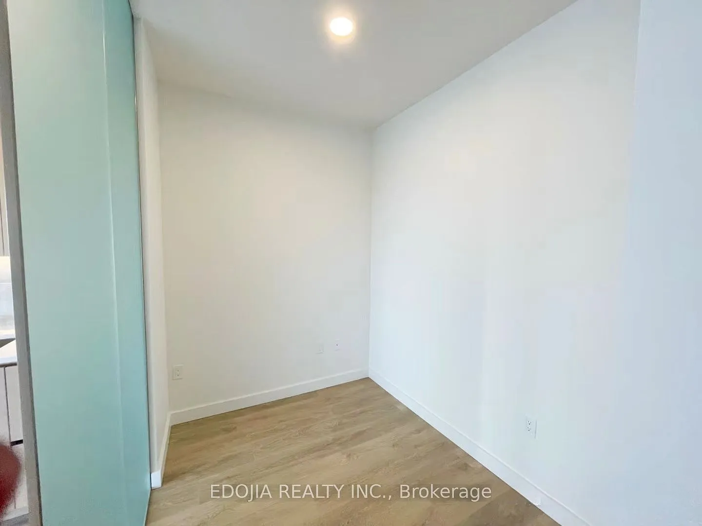2 bed, $2,400 — Photo 4