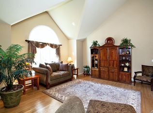 2 Pymm Ct, Stony Pt, NY 10980