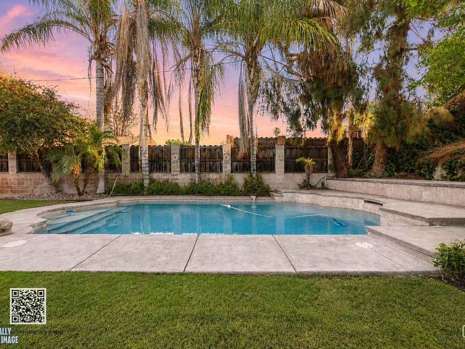 1st image of 3825 Dalehurst Dr