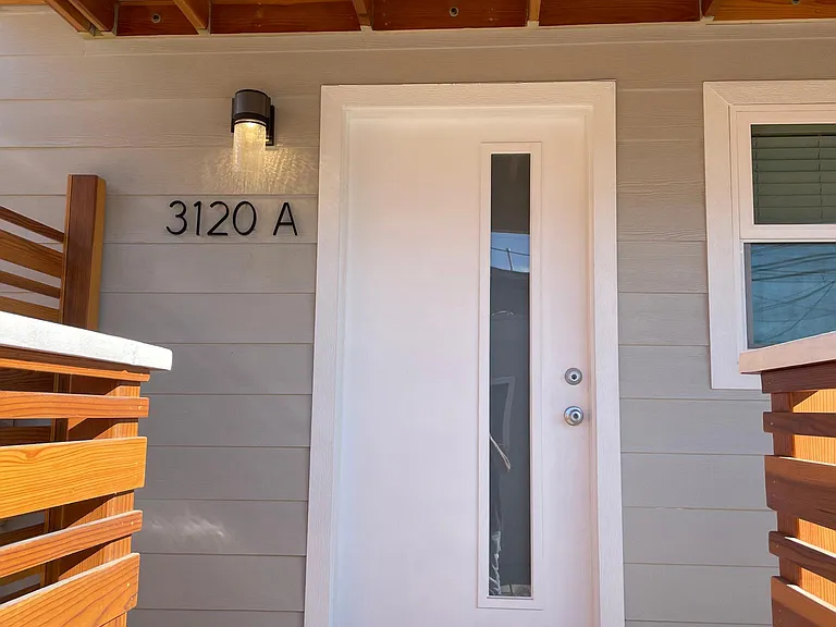 3128 Grim Ave — Photo 2