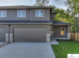 9712 Southby Plz, Omaha, NE 68124