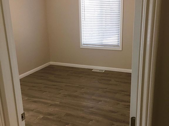 3rd image of 866 Grand Ave