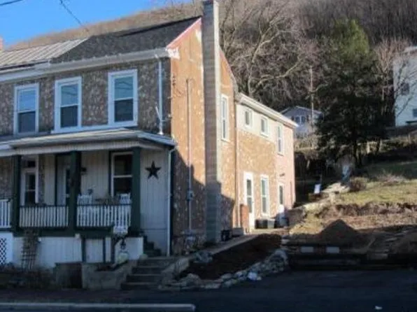 212 W Bacon St, Pottsville, PA 17901
