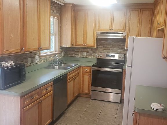 4th image of 3719 Shoreline Dr
