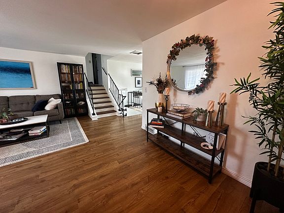 Inviting entryway with open sightlines into the main living areas