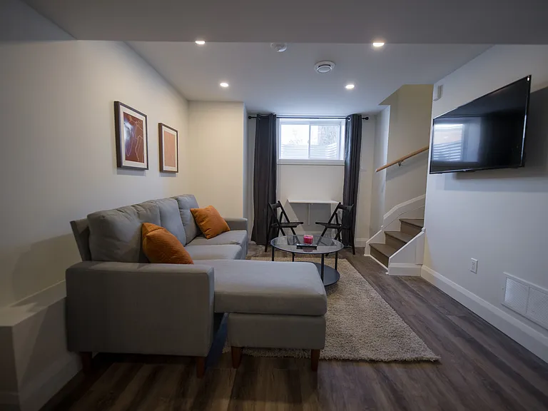 856 Bronson Ave — Photo 30