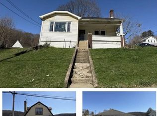 104 Argyle St, Petrolia, PA