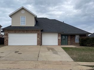 700 Saddlehorn Dr, Centerton, AR 72719