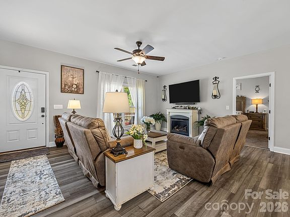 4th image of 1076 McSwain Rd