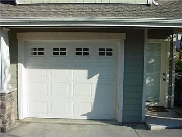1 car garage, private entrance. 