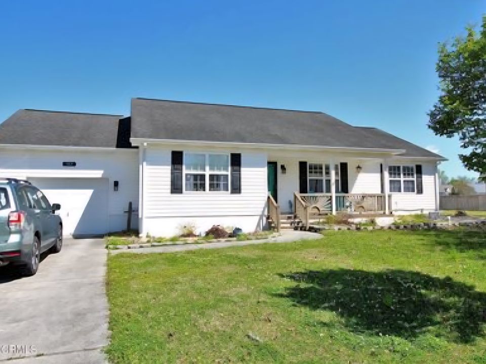 1st image of 303 Carrie Ct