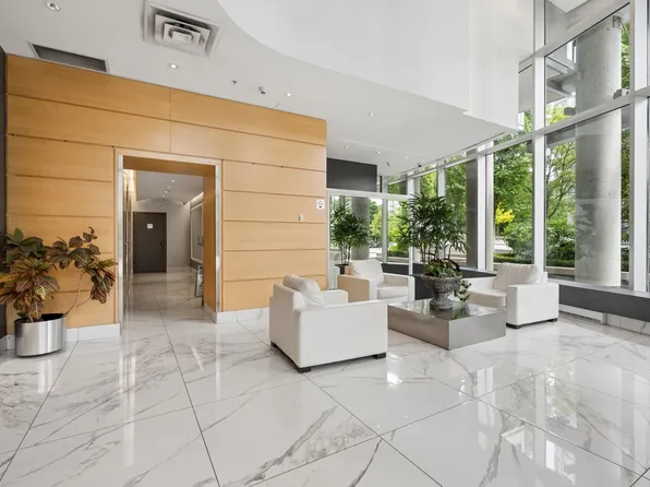1495 Richards St #1208, Vancouver, BC V6Z 3E3