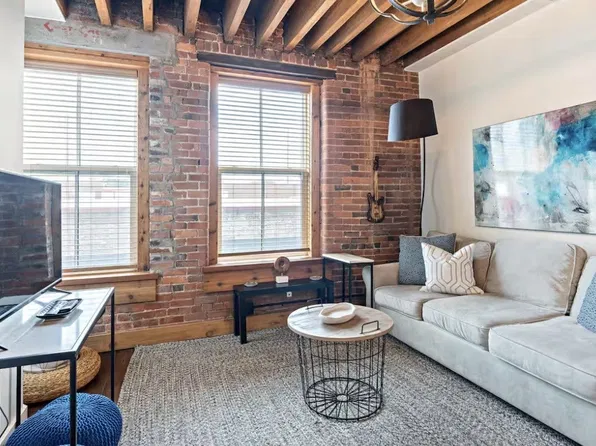 610 21st Ave N APT 201, Nashville, TN 37208