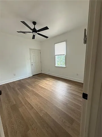 2 bed, 1.0 bath, 910 sqft, $1,600 — Photo 3