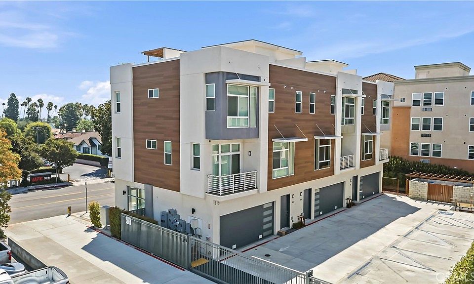 1st image of 15 Chapel Ave #B