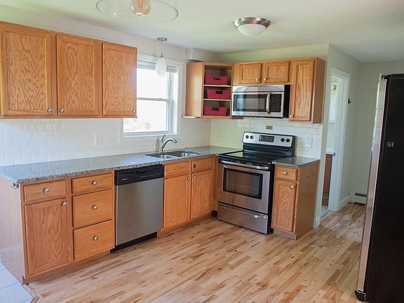 3rd image of 26 Pinehurst Ave #L