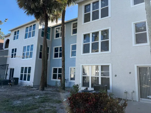 2319 N Congress Ave APT 15, Boynton Beach, FL 33426