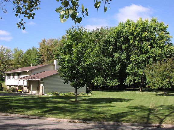 19118 Manchester Side Lot View