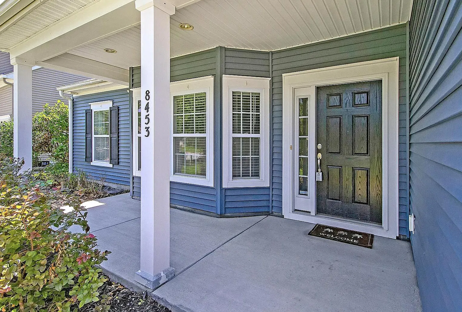 3 bed, 2356 sqft, $2,950 — Photo 2