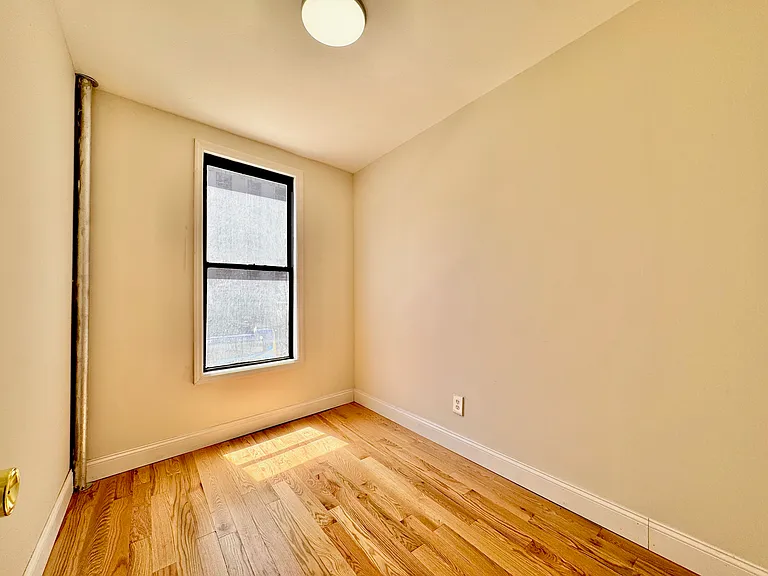 2867 Webster Ave #1 — Photo 17