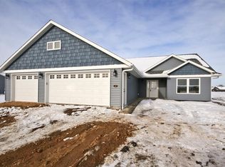 157 Eau Claire Ave SE, Hutchinson, MN 55350