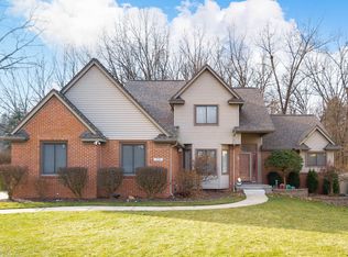 759 Plumtree Ln, Fenton, MI 48430