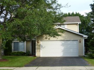 1212 Greensfield Dr, Naperville, IL 60563