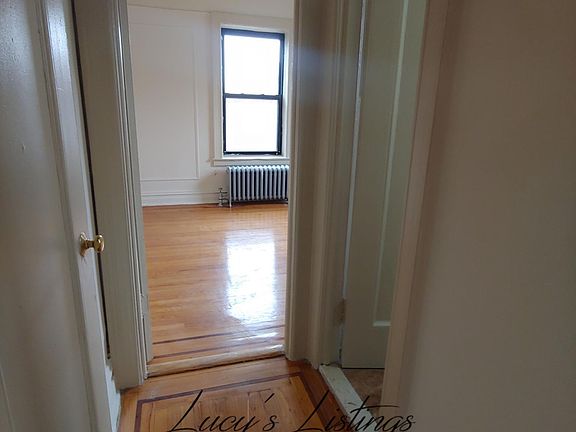 5th image of 189 E Mosholu Pkwy N APT 4B