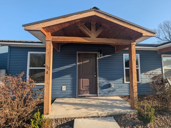 111 King George St #A