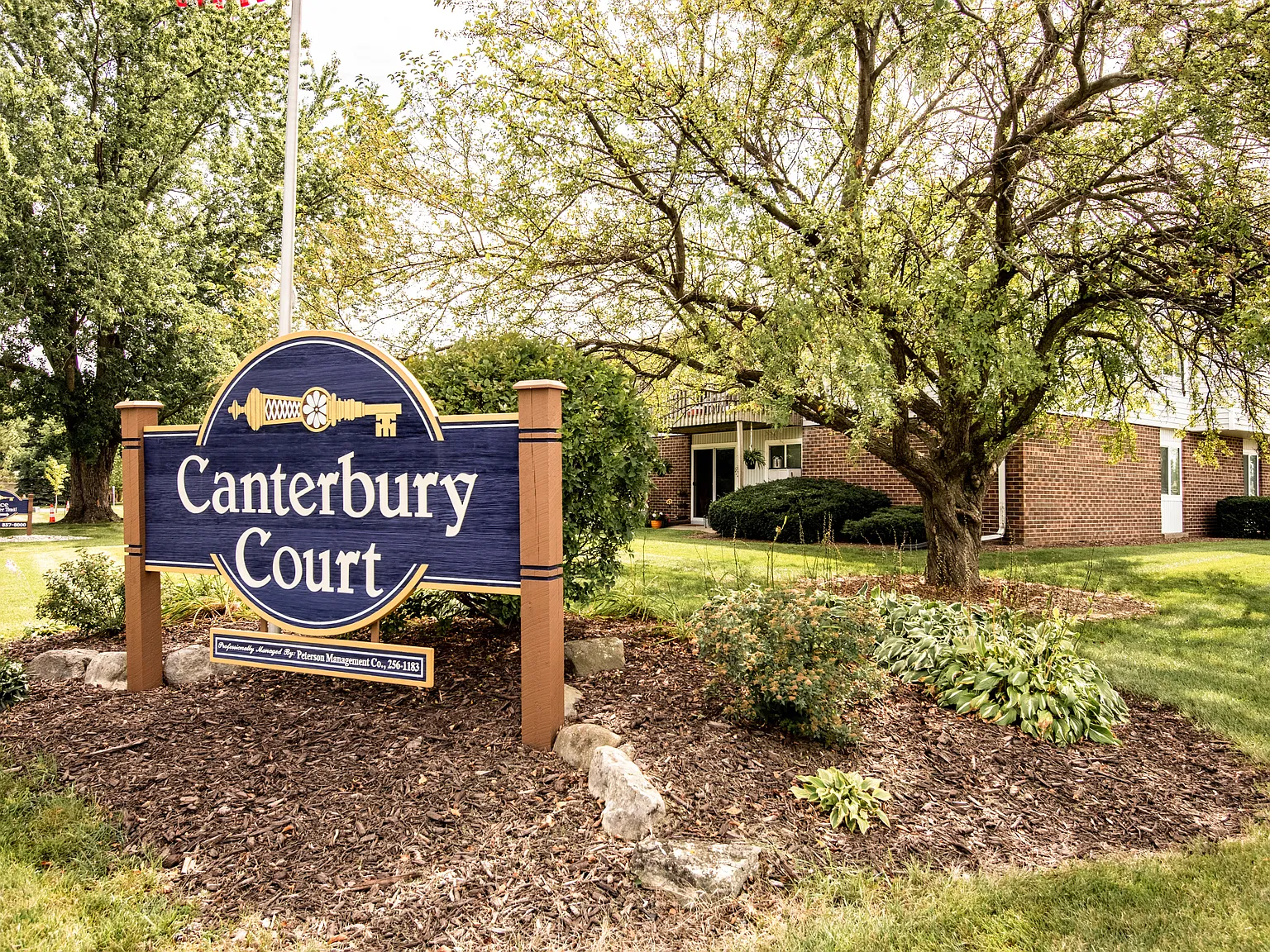 Canterbury Court Apartments — Photo 2