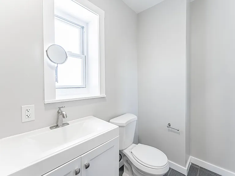 1852 S Blue Island Ave #2R — Photo 3
