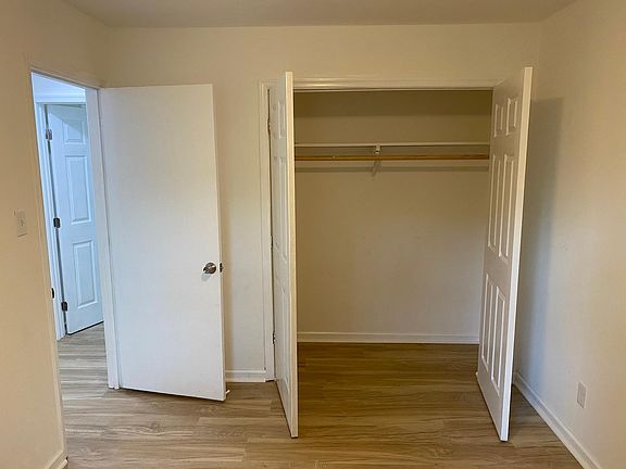 4th image of 4582 Clifford St