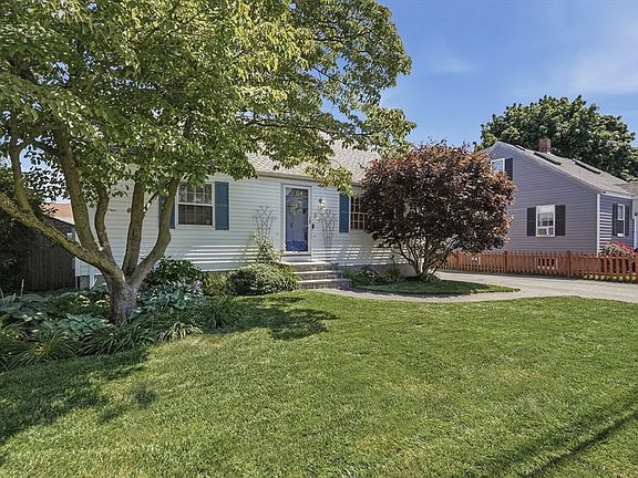 2nd image of 3 Washington Pl